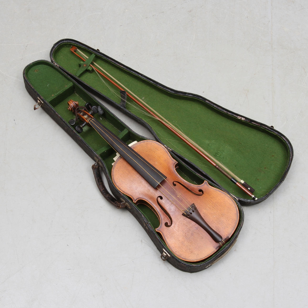 VIOLIN, kopia efter J Guarnerius.