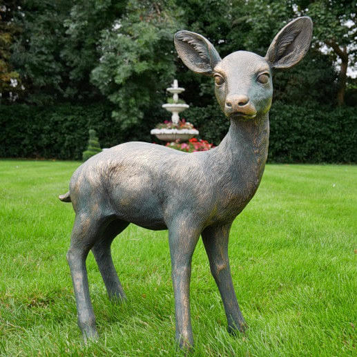 ESTUDIO ESCULTÓRICO DE UNA CIERVA.