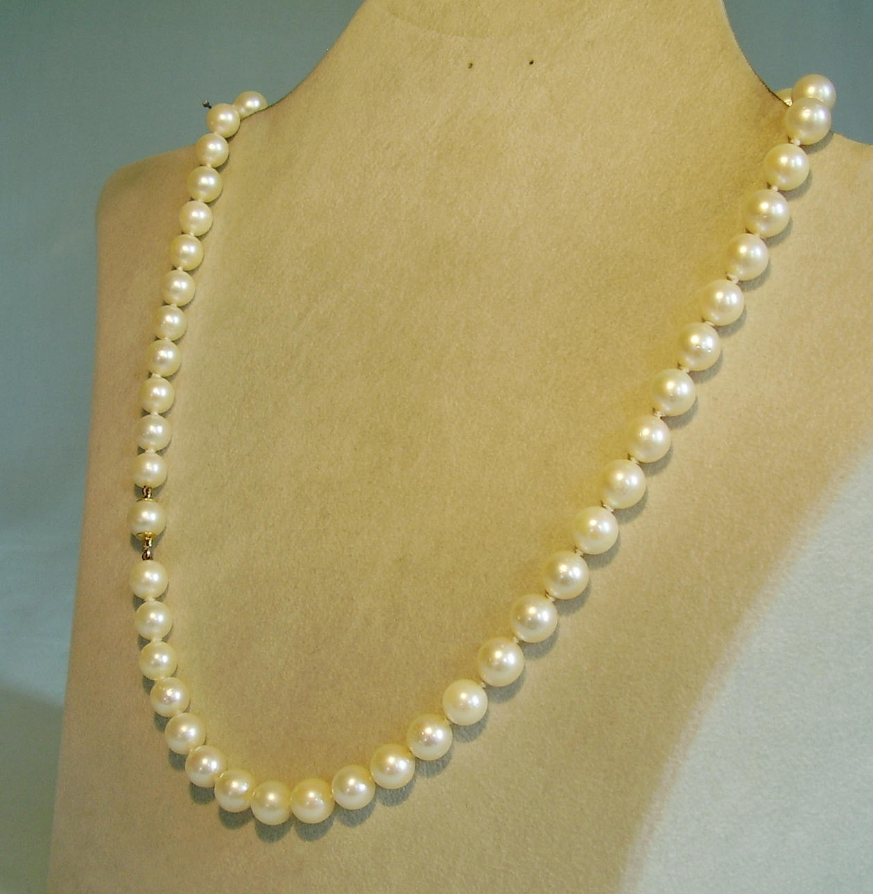 AKOYA PEARL CHOKER.