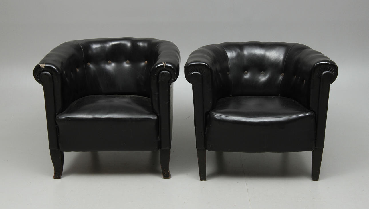 CLUBFÅTÖLJER, 2 st, 1900-tal.