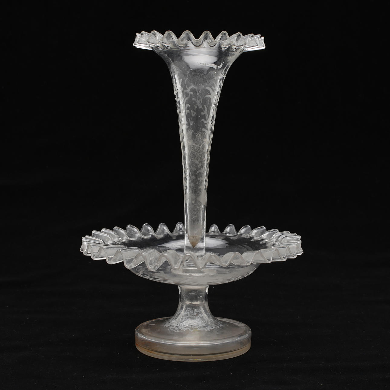 STRUTVAS, veckad glasvas och skål, 1800/1900-tal.
