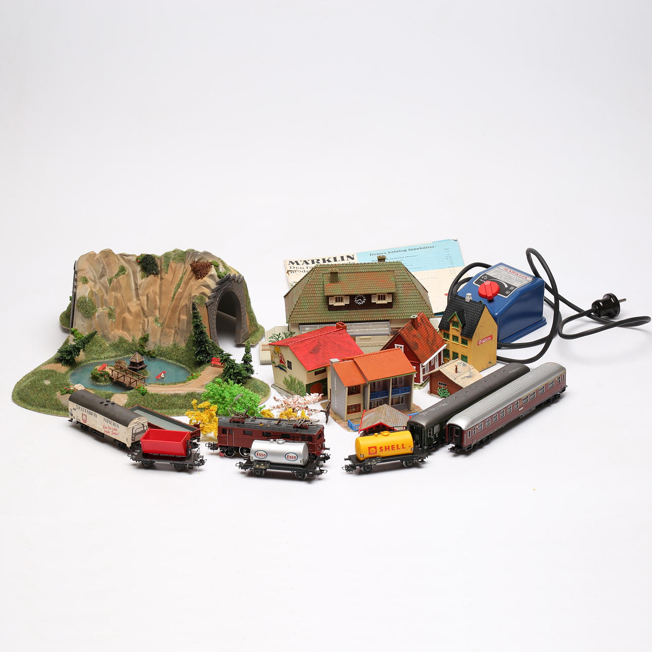 MODEL TRAIN with accessories, b.la. house., b.la. Marklin.