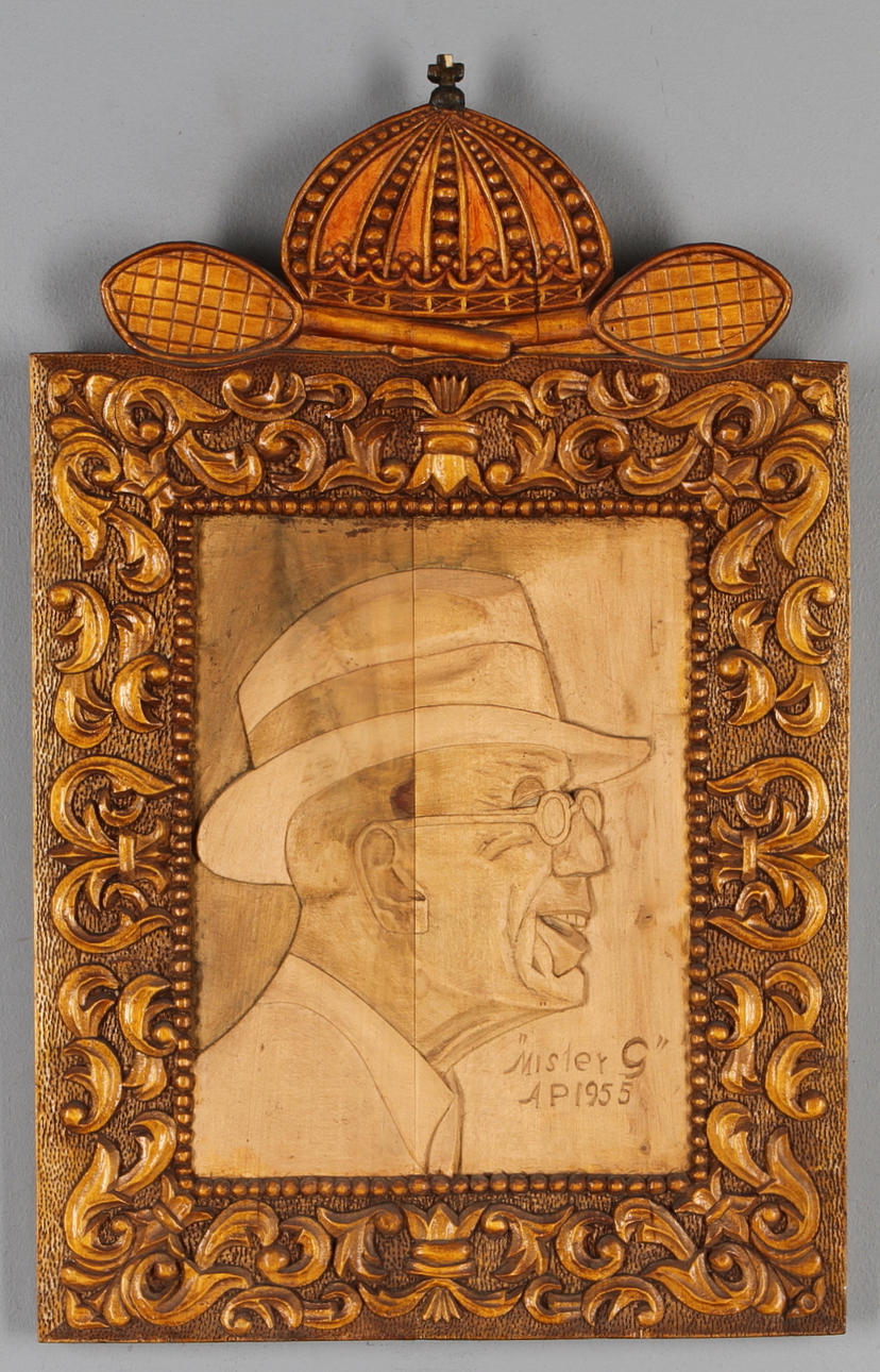 OKÄND KONSTNÄR. "Mister G" träsnideri, monogramsignerad AP, samt daterad 1955.