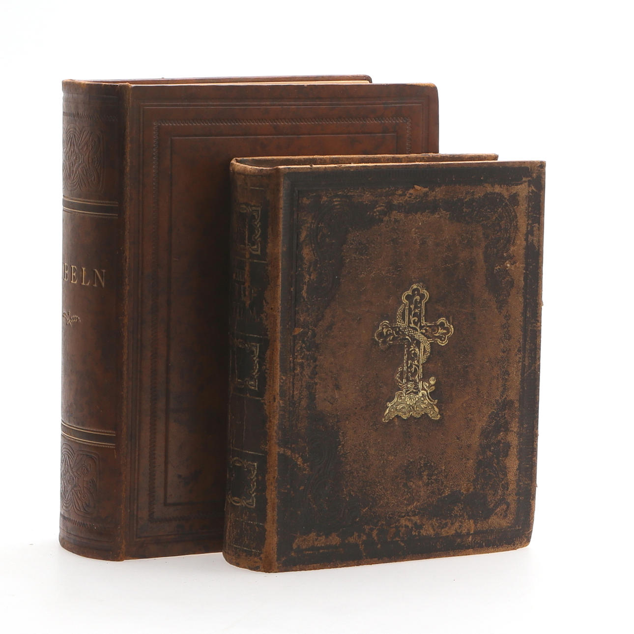 BIBLAR, 2 st, läderband, 18-1900-tal.