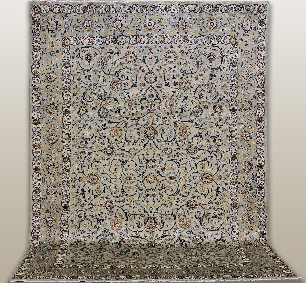 MATTA, Persisk, grön Keshan, (fine), 325 x 230 cm.