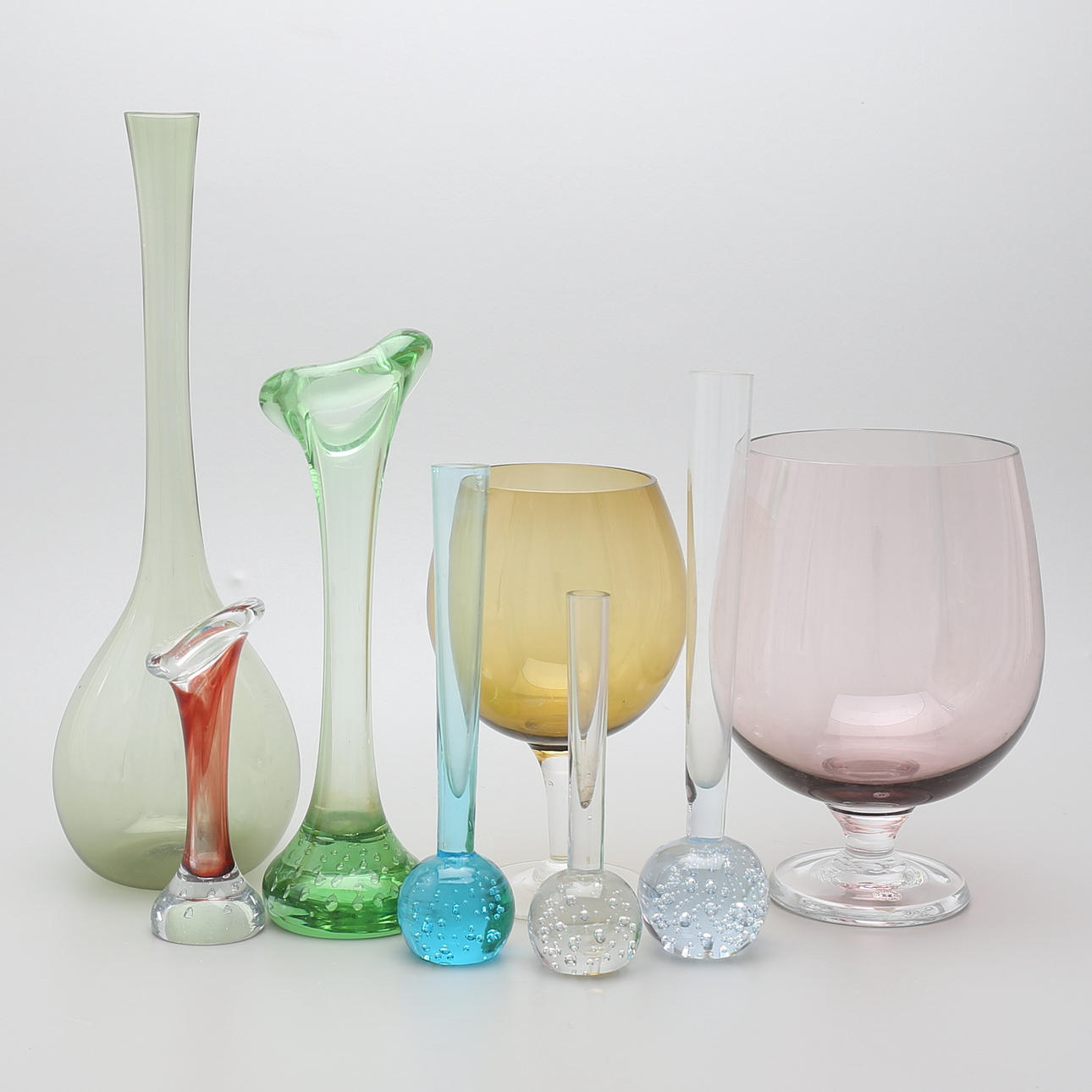 VASER samt SKÅLAR, 8 delar, glas, bl.a Reijmyre.