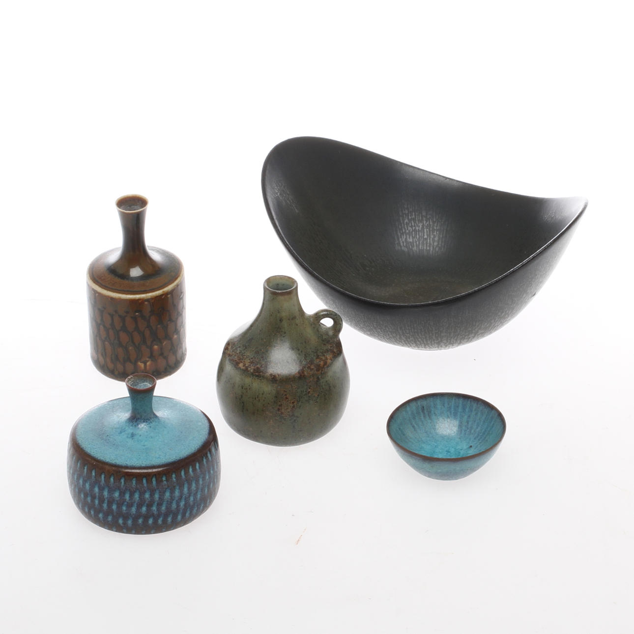 SKÅL samt MINIATYRER, 5 delar, stengods, Stig Lindberg, Carl-Harry Stålhane samt Gunnar Nylund.