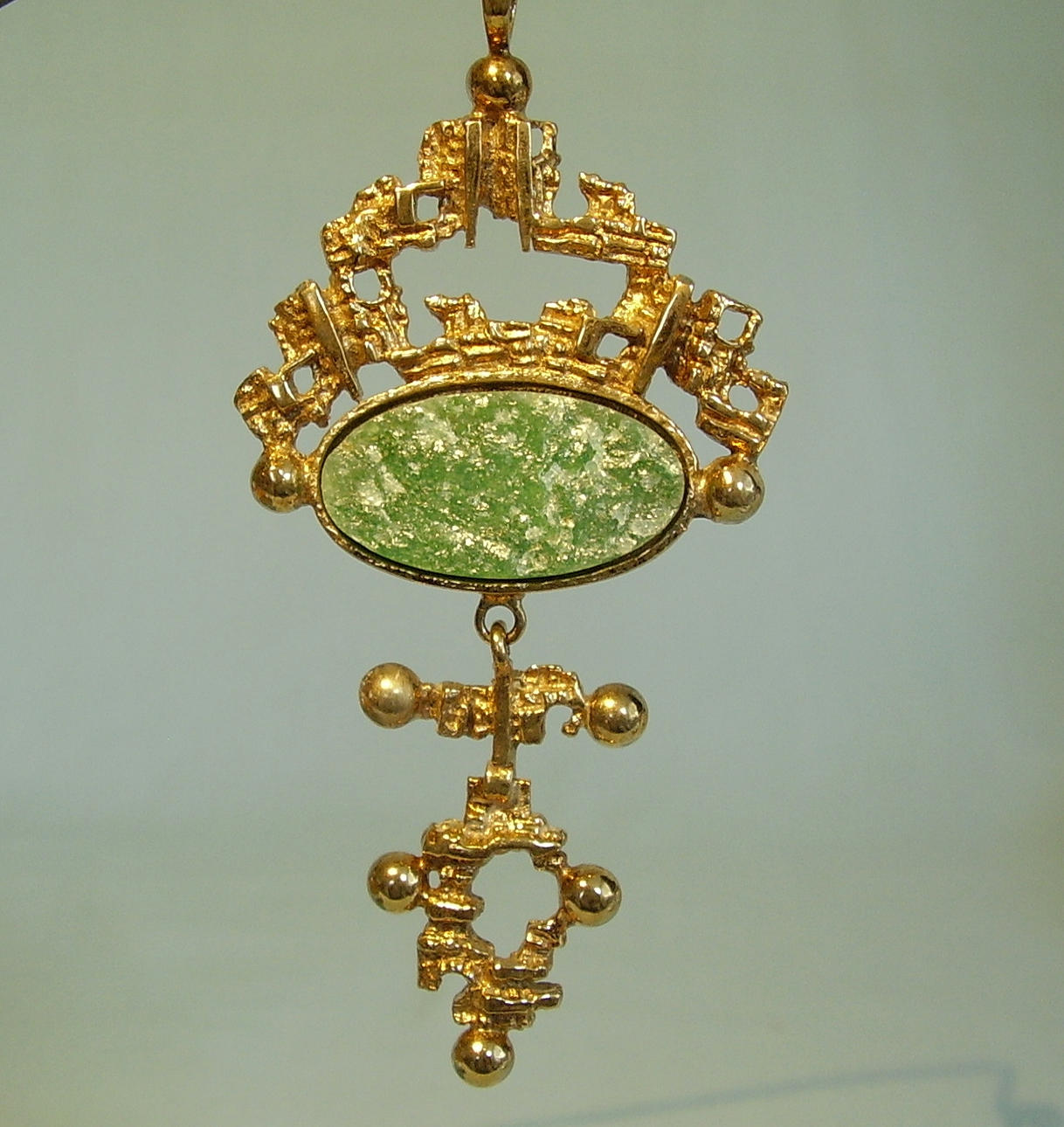 DESIGNER JADE HALSBAND FINLAND.