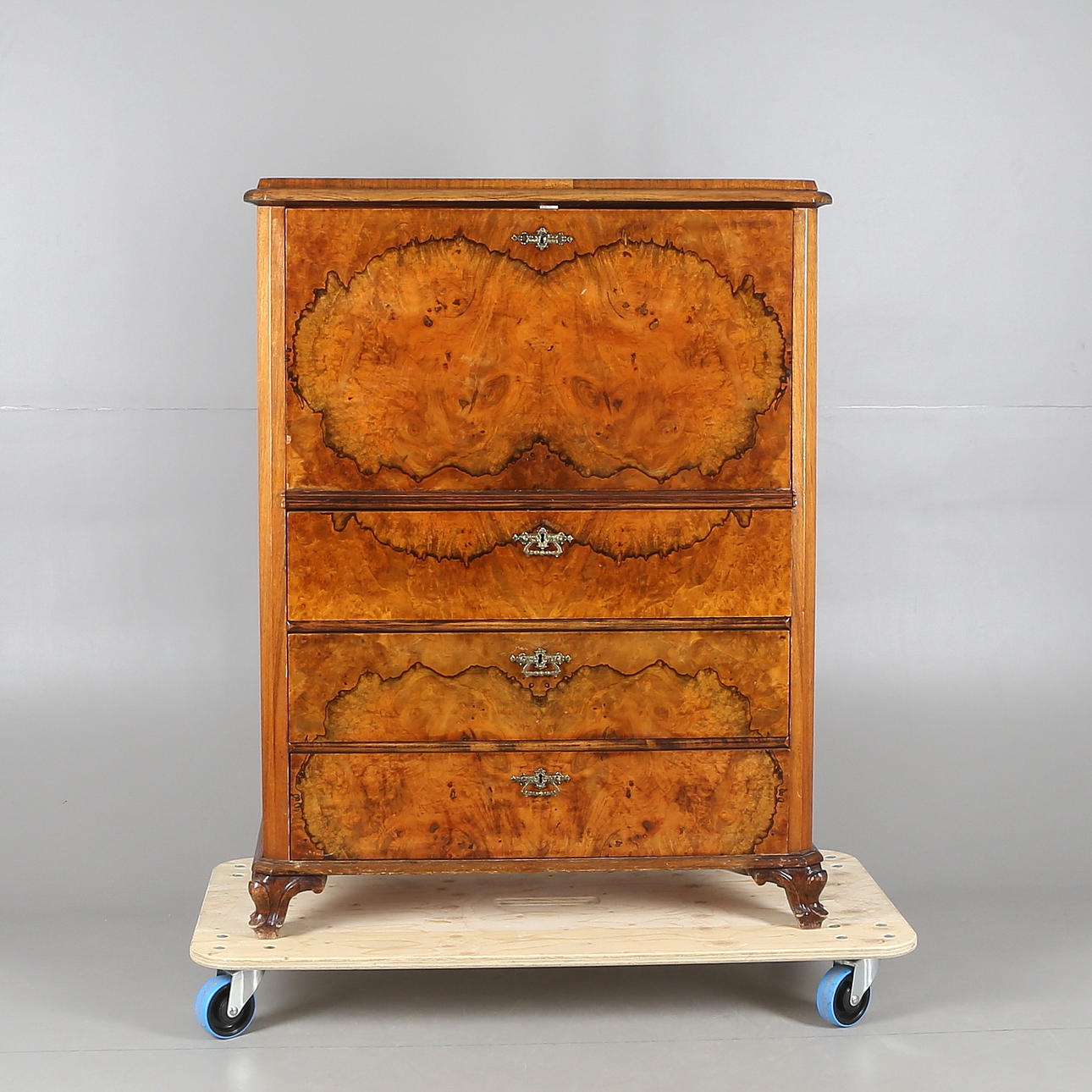 CHIFFONJÉ, trä, nyrenässans, 1800-talets mitt.