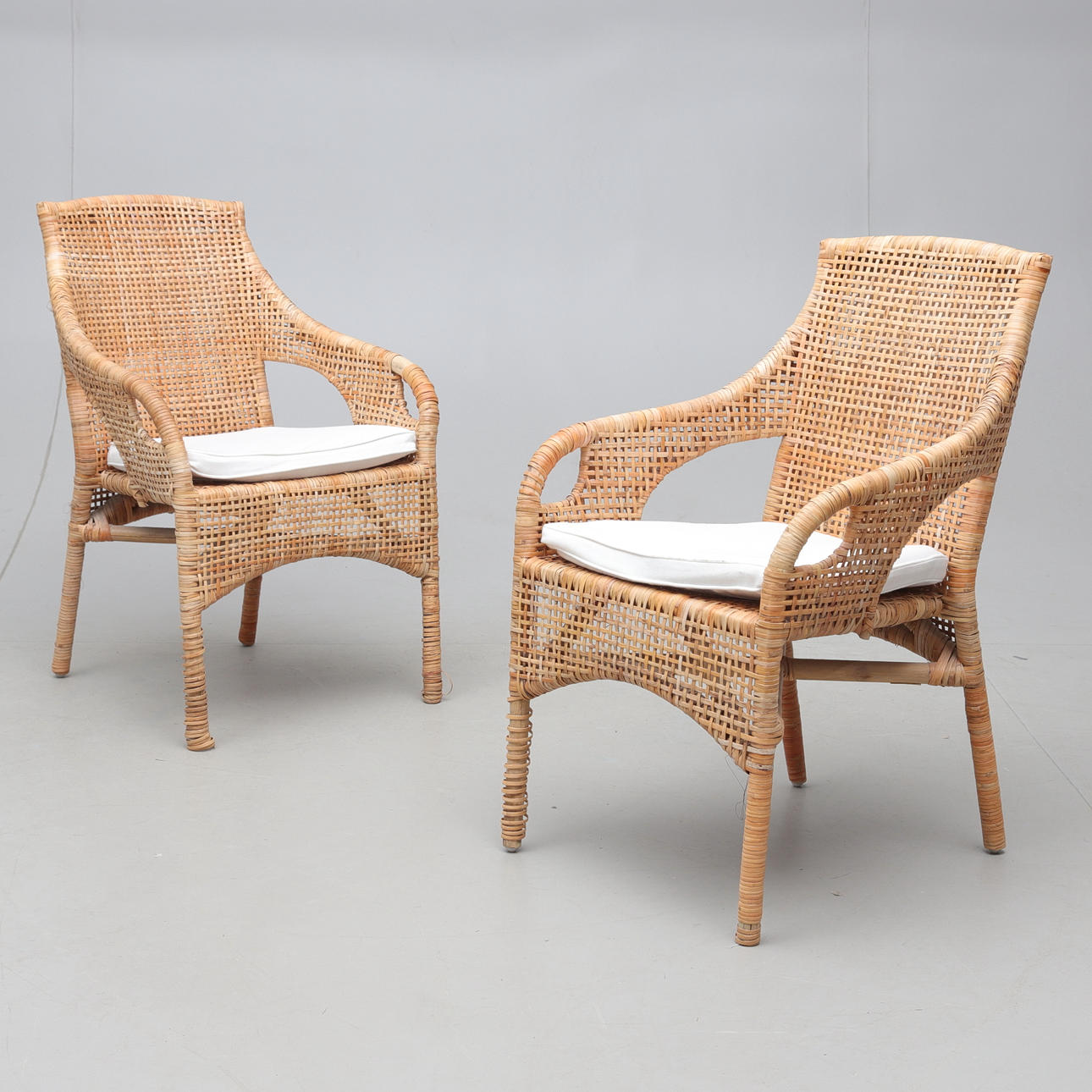 Pajutuolit, 1 pari, rottinki, 2000-luku.