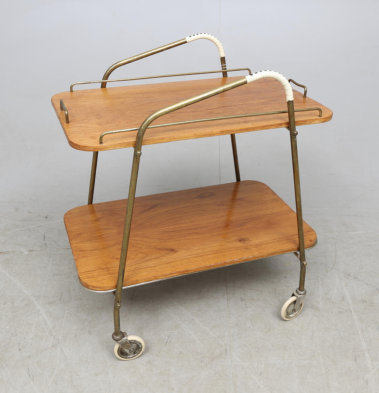 SERVERINGSVAGN, teak och mässing.