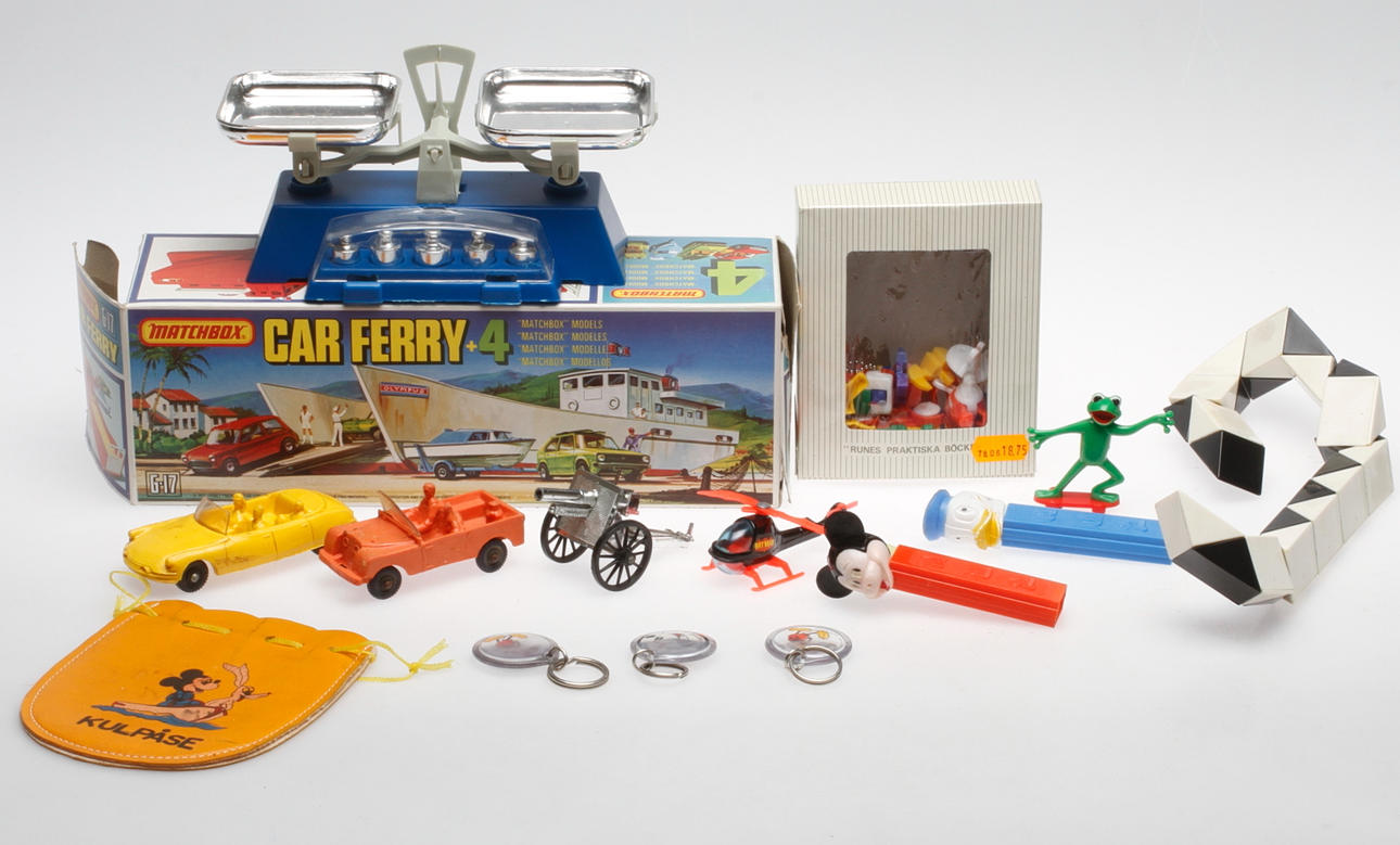 LEKSAKER bland annat Pez, Nisse.