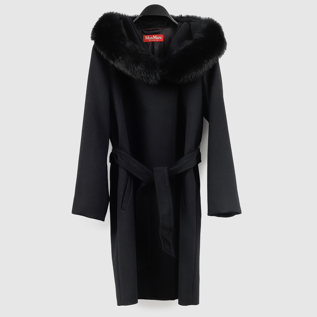 KAPPA, Max Mara Studio, ull samt rävpäls.