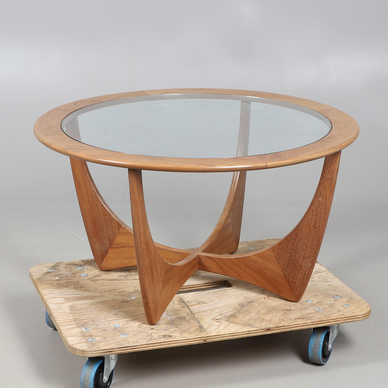 A G PLAN ASTRO TEAK INDRAMMET GLASBORD.