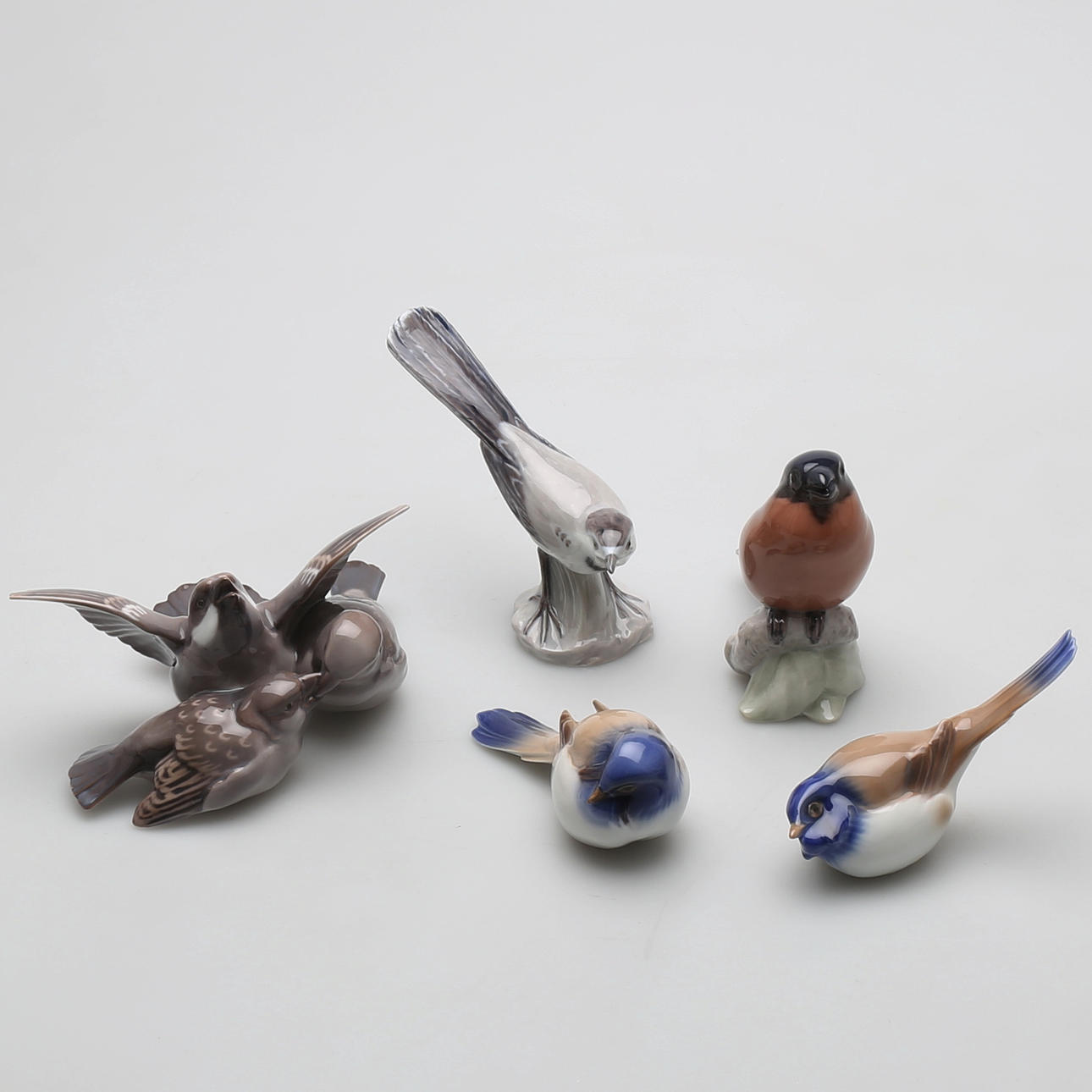 FIGURER i form av fåglar, 5 st, porslin, Bing & Gröndal.
