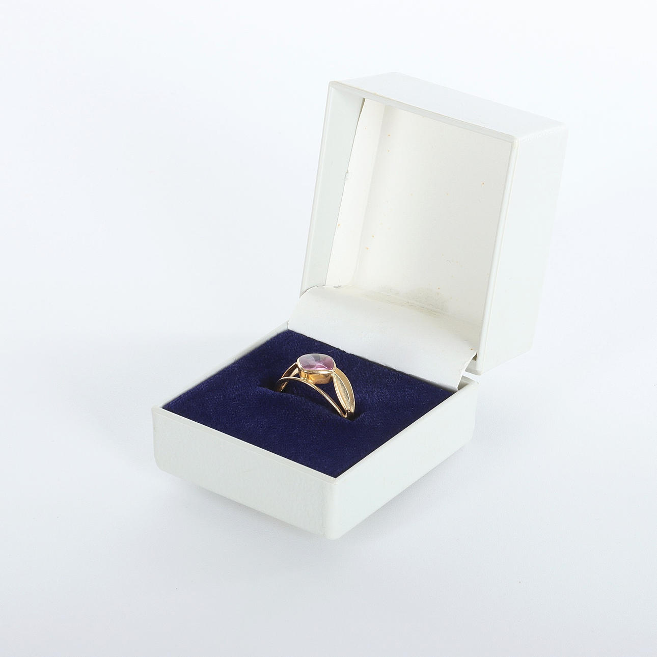 RING WITH PINK STONE, 18K gold, 1968.