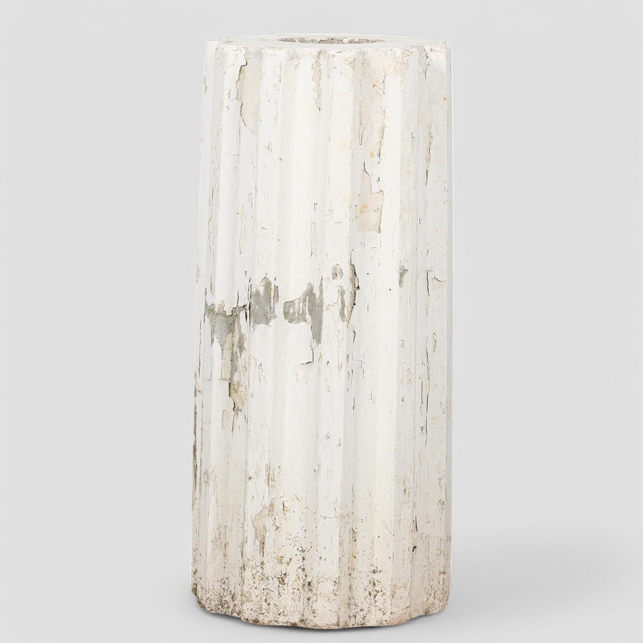 Große Vase/bemalte Betonskulptur.