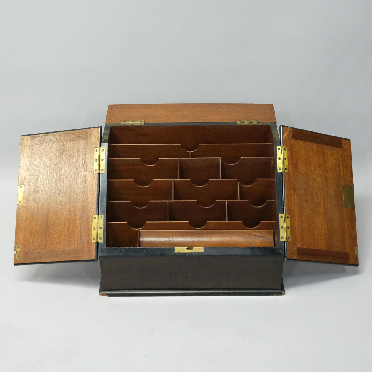 KIRJOITUSPUUVILLA, MAHONKI.