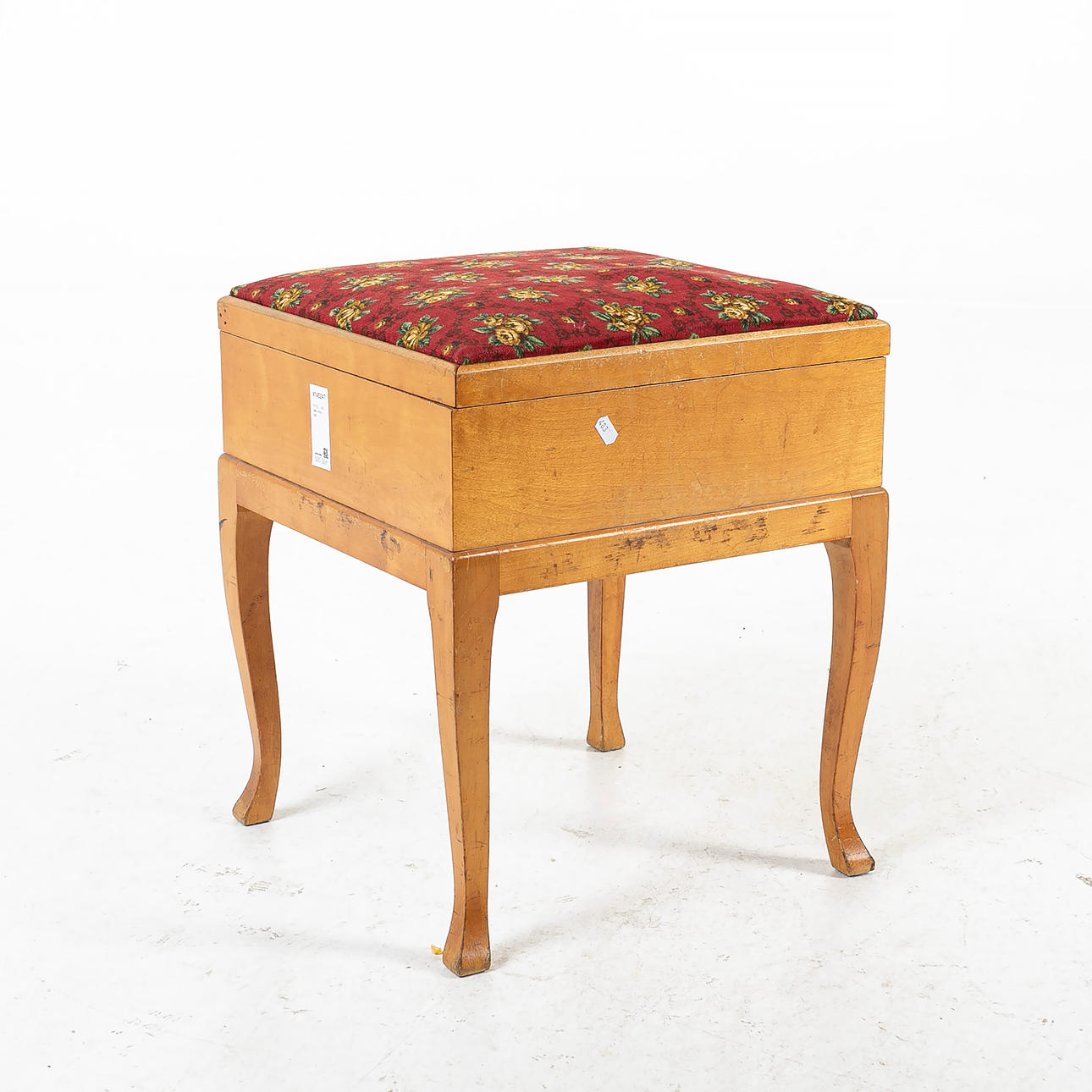 Ompelujakkara, 1900-luvun alkupuoli.