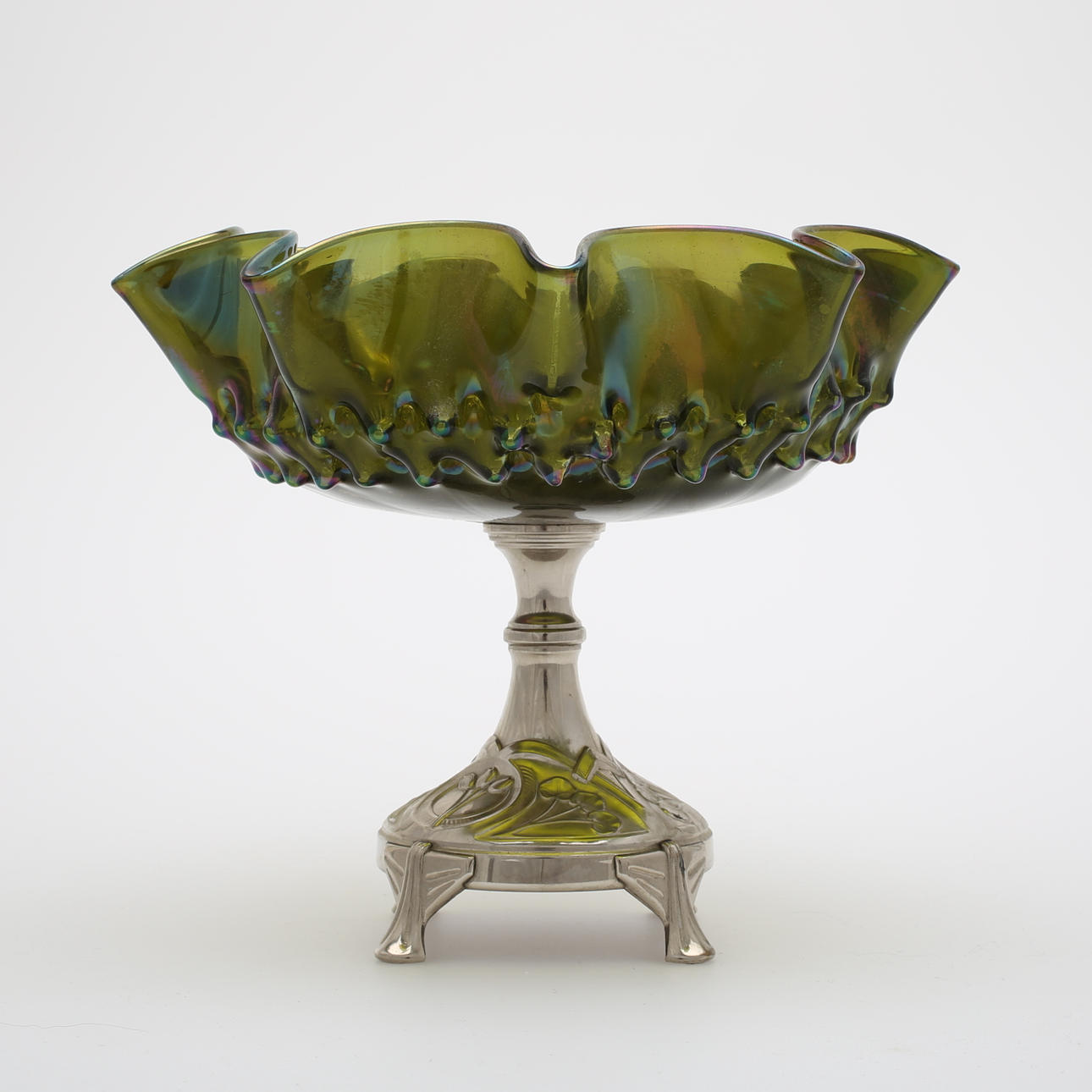 SKÅL på fot, veckad glasskål på nickelfot, jugend.