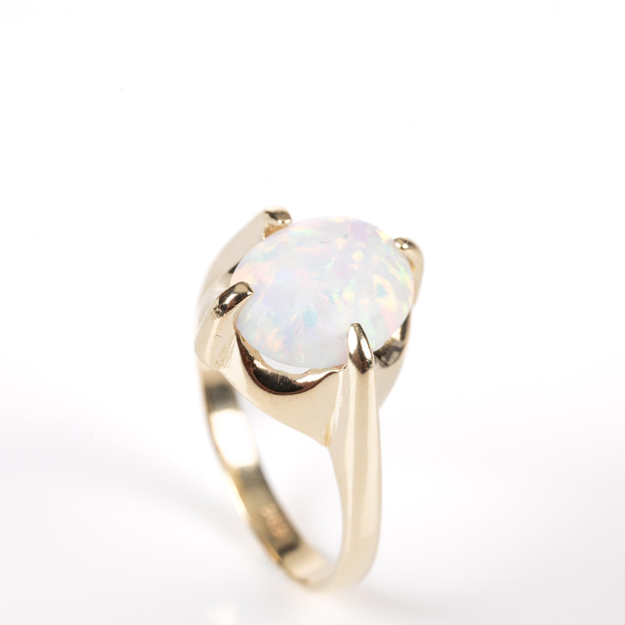 RING, 14K gold, Opal.