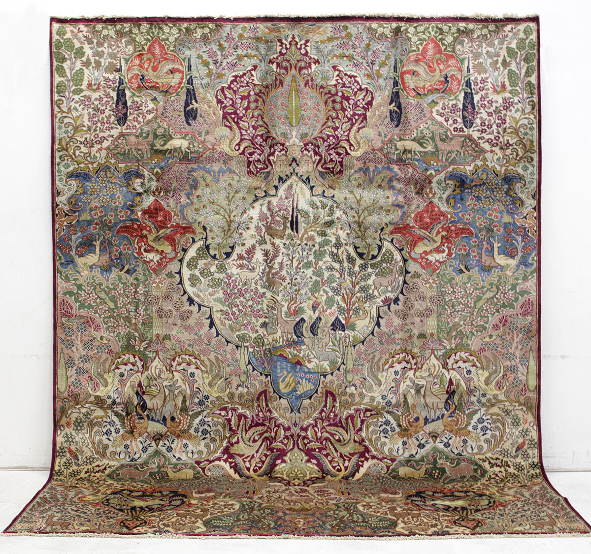 MATTA, Persisk, figural Kashmar (fine), 390 x 300 cm.