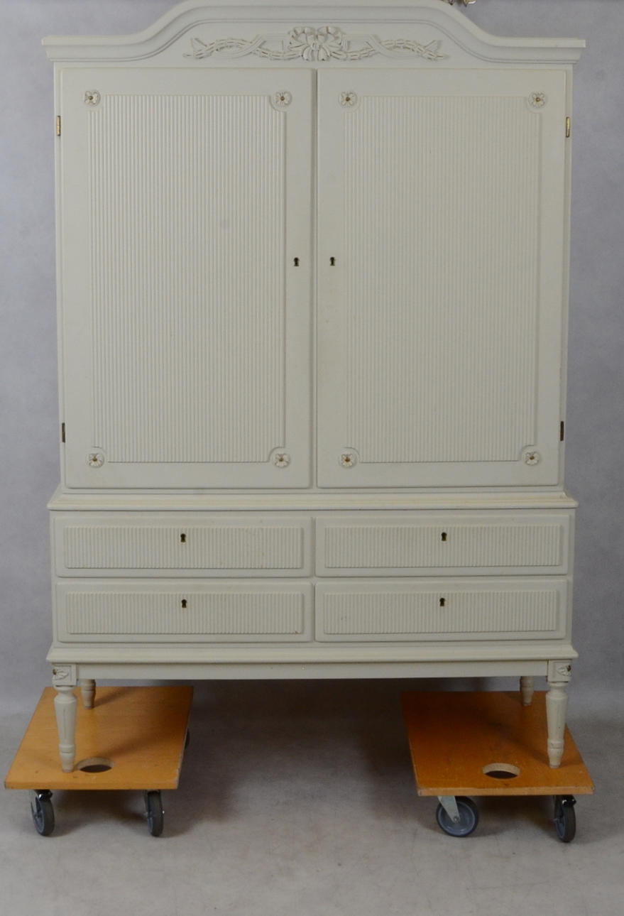 MATSALSSKÅP, Gustaviansk stil, 1900-talets andra hälft.