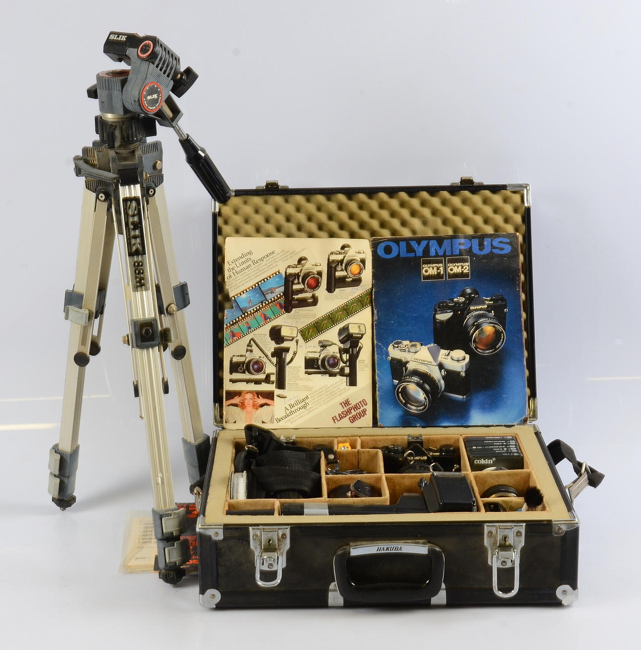 KAMEROR, 2-stycken, Olympus, OM-2, med diverse tillbehör.