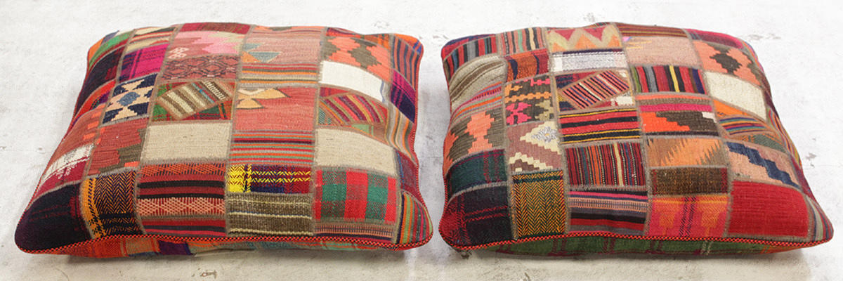 KUDDFODRAL, 2 st. Kelim, (golvmodell), ca. 90 x 90 cm.