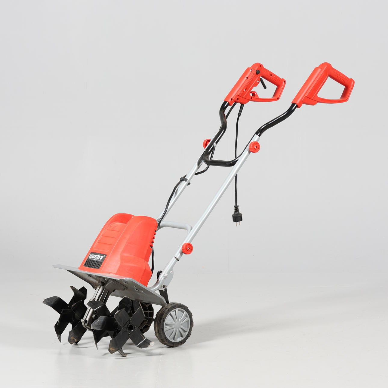 Elektrisk kultivator, Hecht 745.