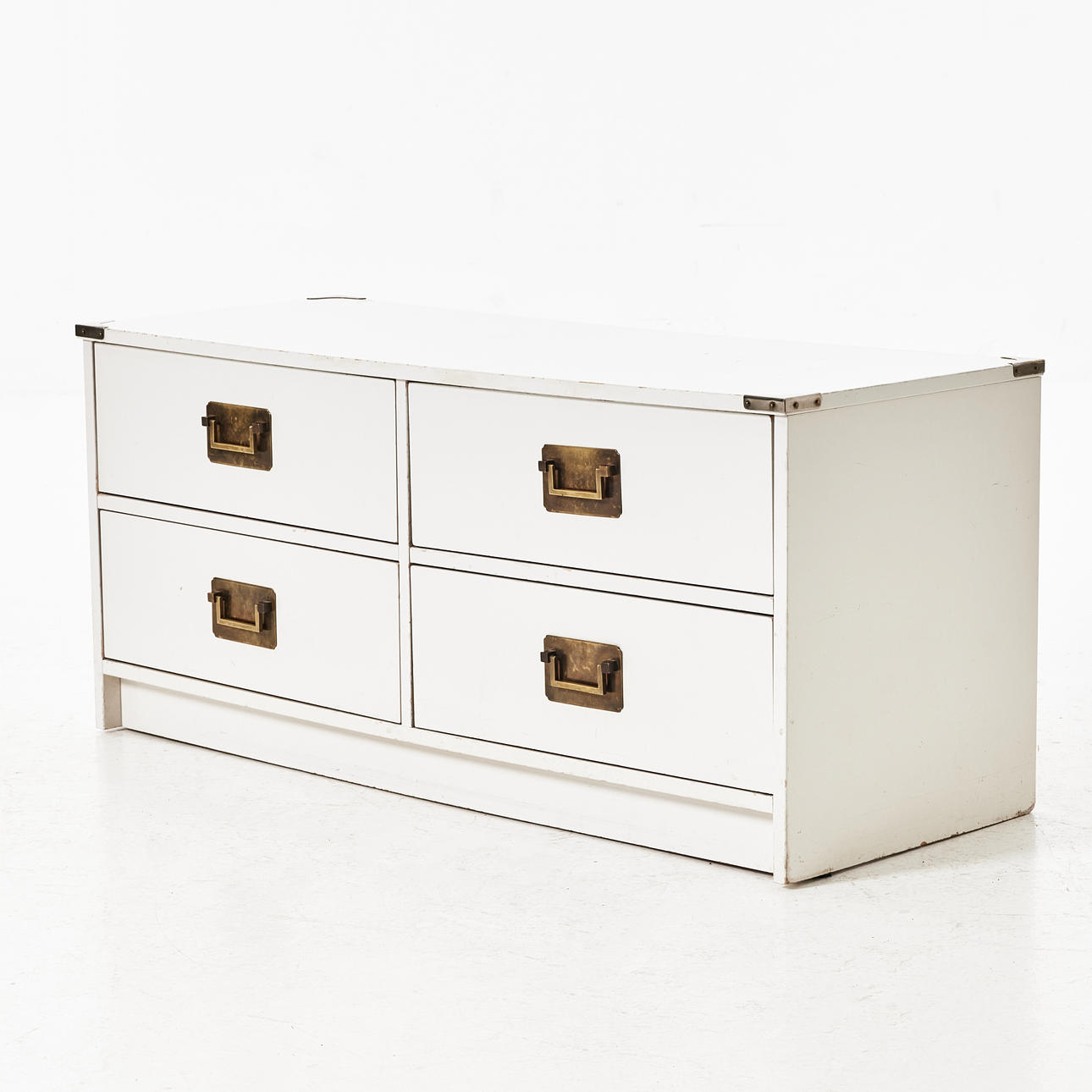 BYRÅ, "Drabant", vitmålad/mässing, IKEA.