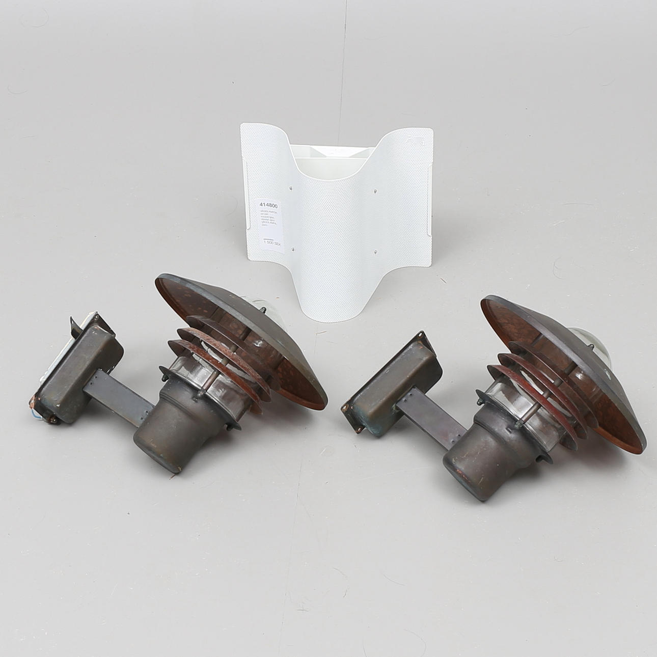 VÄGGLAMPOR, ett par, koppar/glas, Westal samt VÄGGLAMPA, Zero.