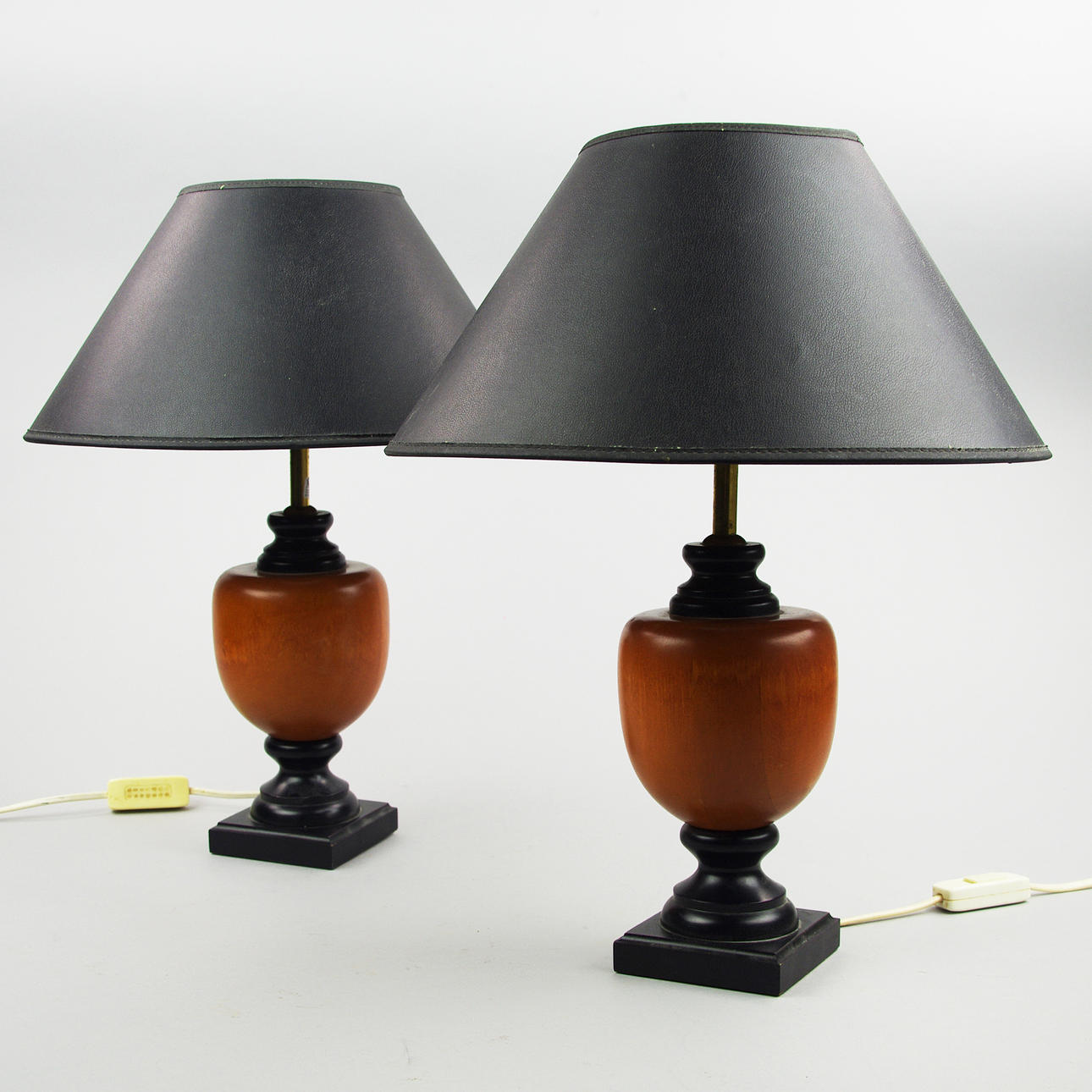 BORDSLAMPOR, 1 par, målat trä, Markslöjd.