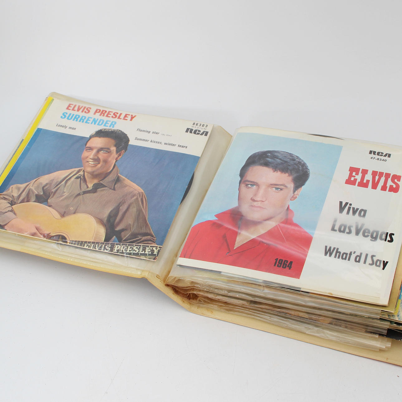 ELVIS PRESLEY, SINGLER, CA. 30 STK.