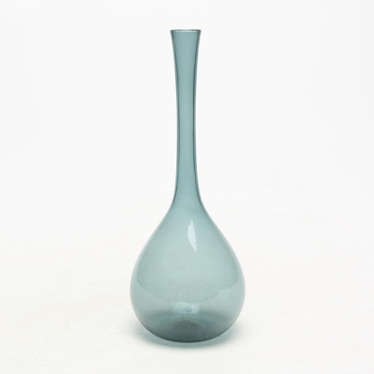 ARTHUR PERCY. Eine Glasvase, Gullaskruf.