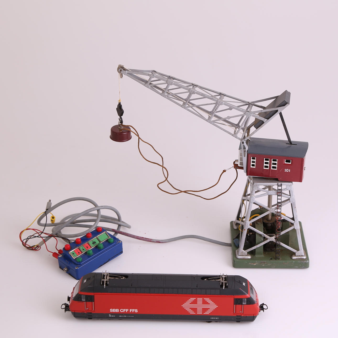 MODELLTÅG, ellok, Märklin, 2000-talet + LYFTKRAN, Märklin, 1960/70-tal.