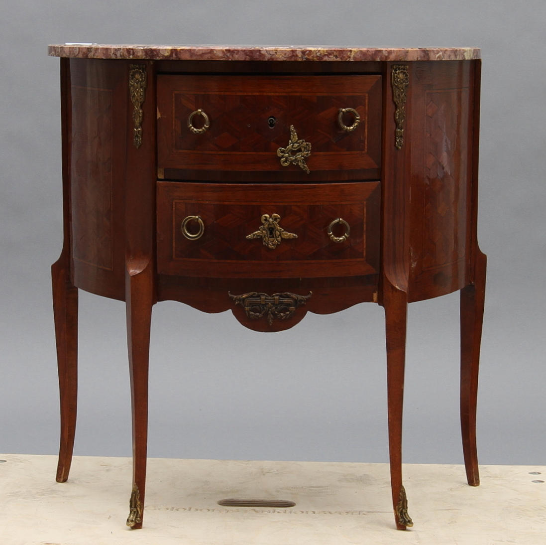 HALLBYRÅ, gustaviansk stil, 1900-tal.