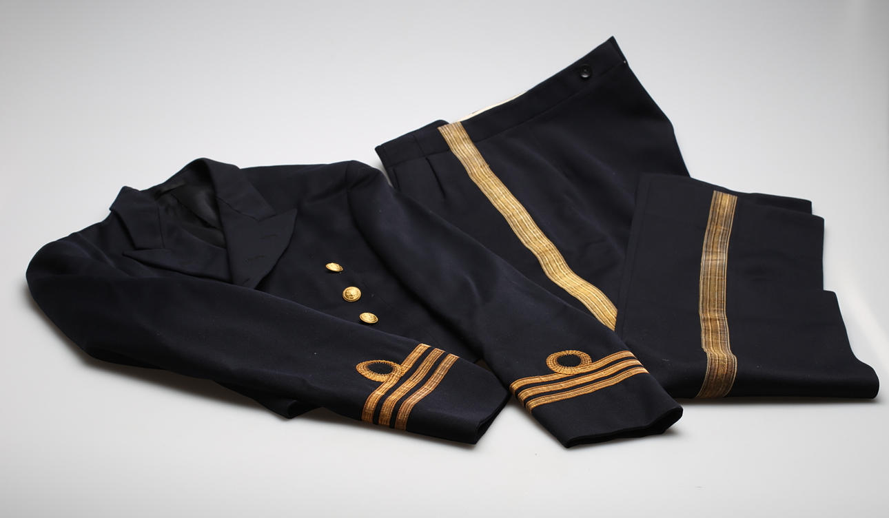 FLOTTANS HÖGTIDSDRÄKT FÖR KAPTEN.