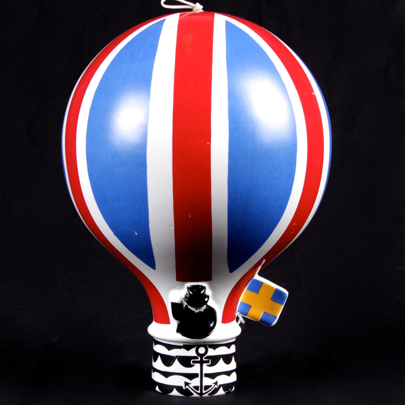 FIGURIN, stengods, Stor luftballong ur serien "Traffic", Lisa Larson, Gustavsberg, 1970-tal.