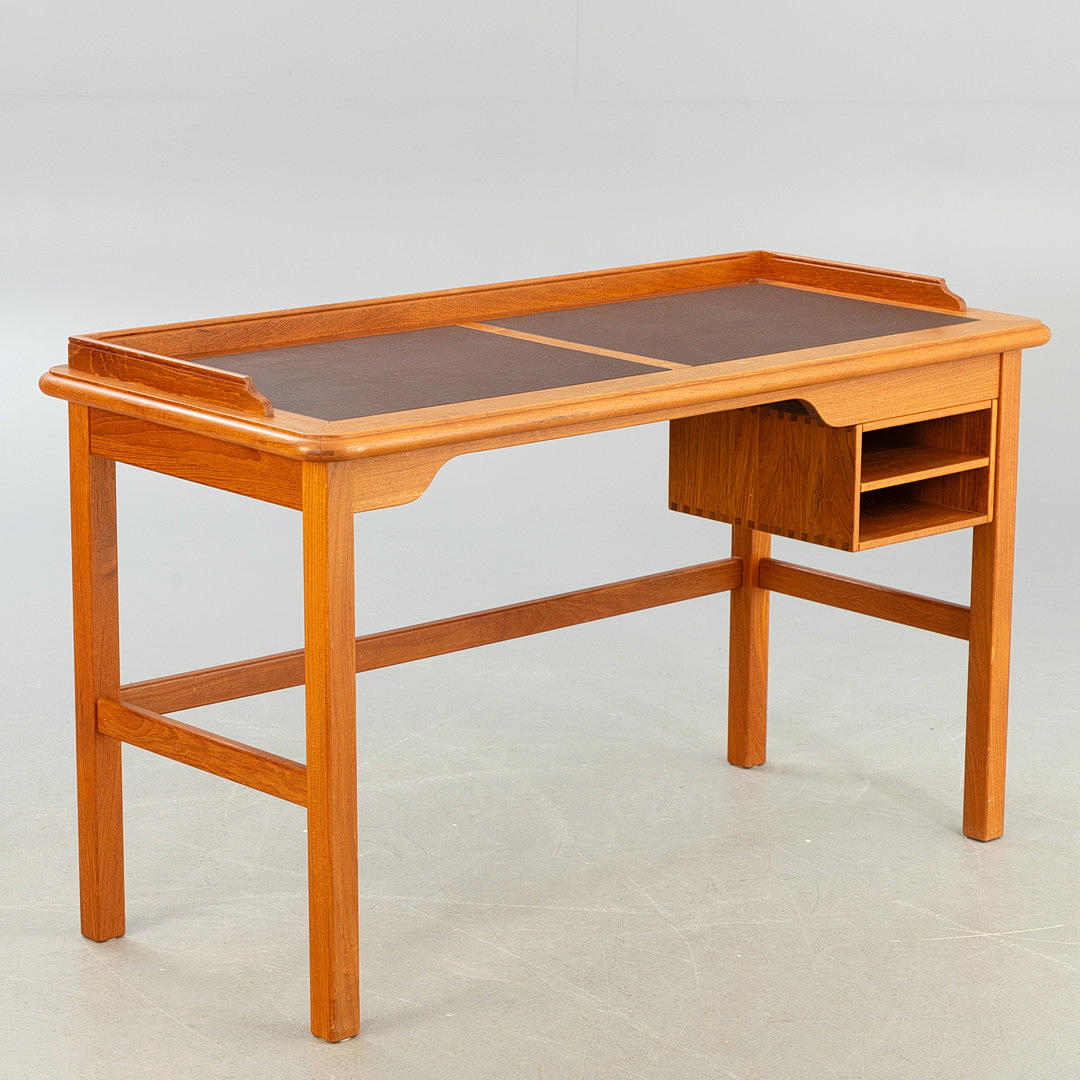 ANDREAS HANSEN. Hadsten Träindustri. desk. Denmark, 1990s.