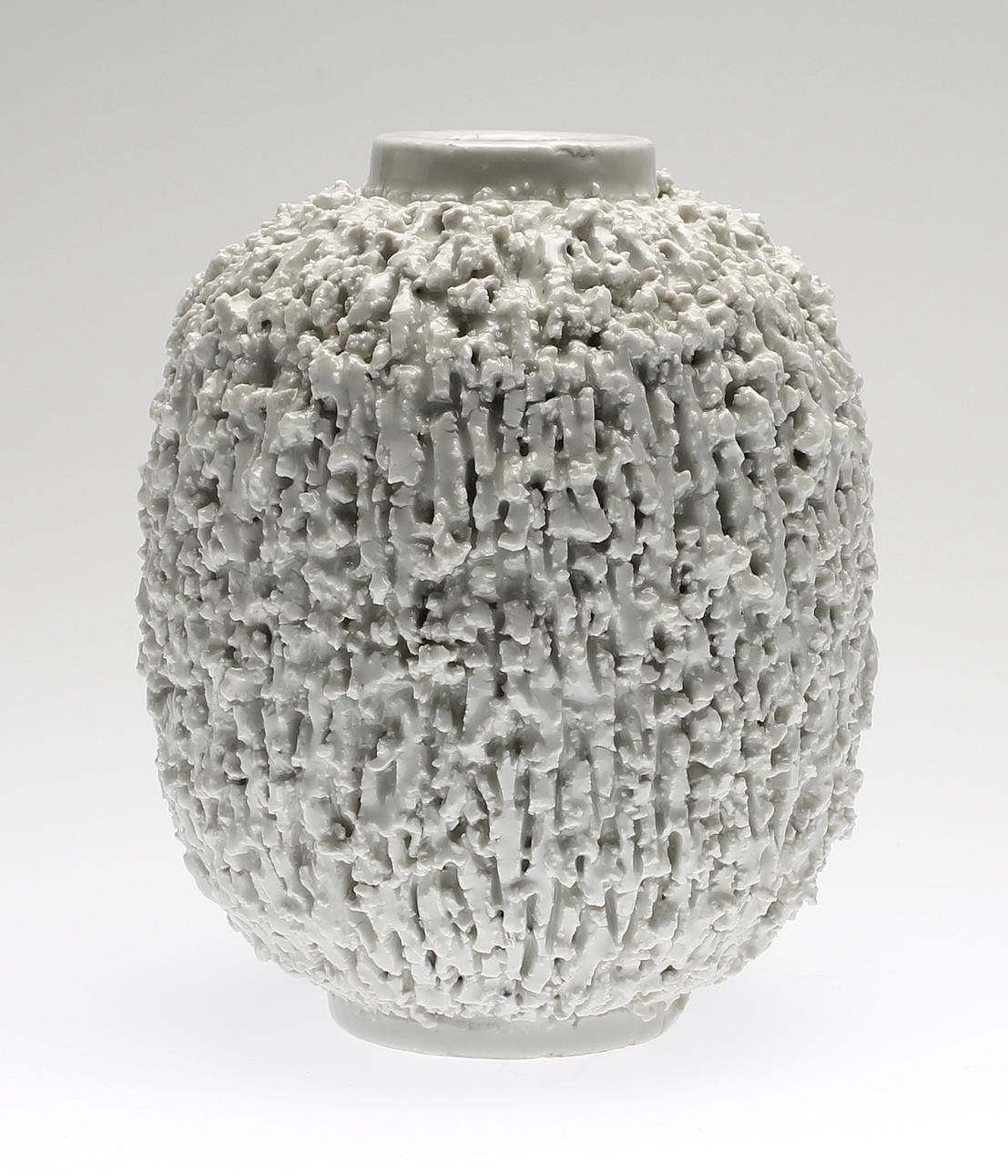 VAS, chamotterat stengods, "Igelkott", Gunnar Nylund, Rörstrand.