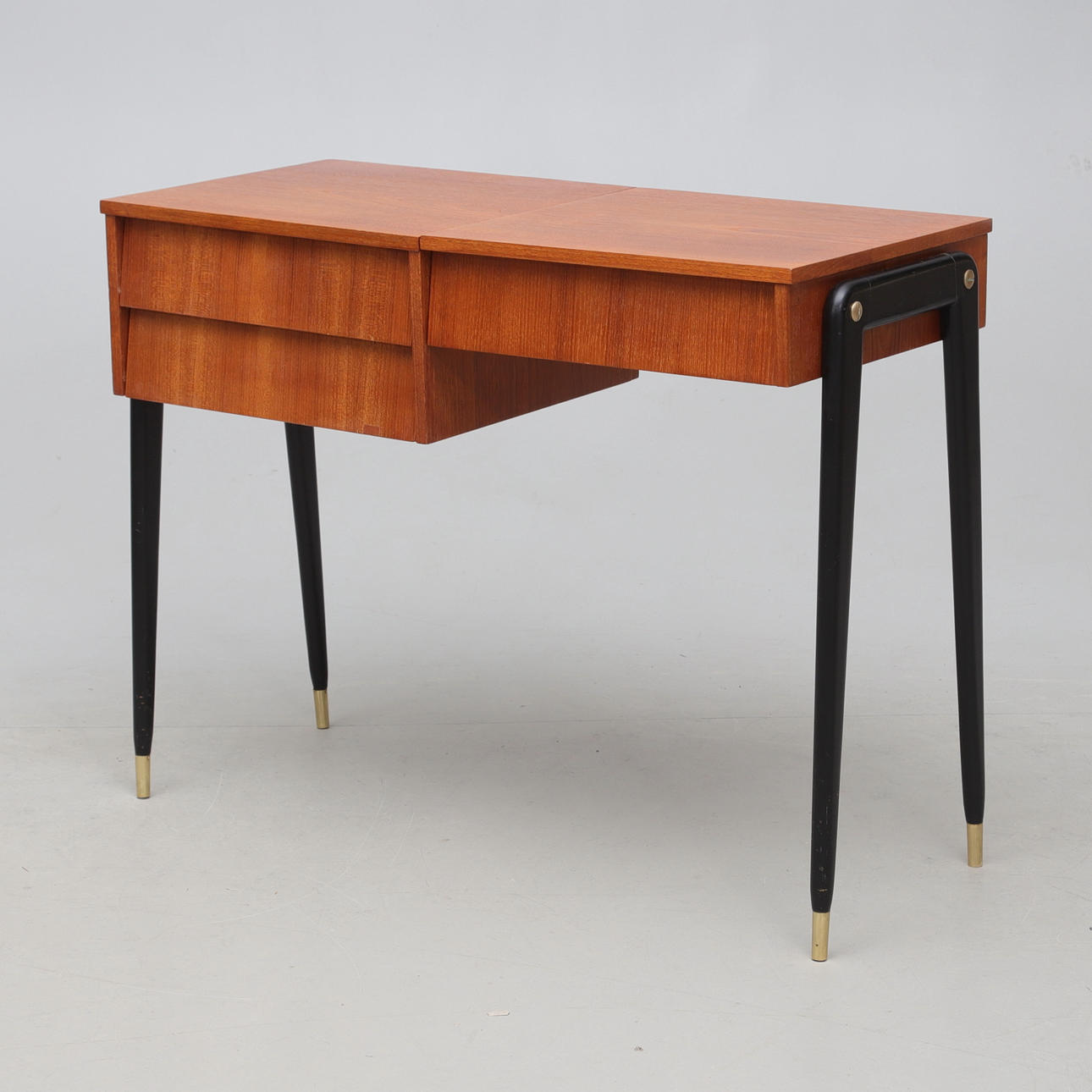 A teak dressing table, Marita, Ikea, 1950s. Furniture - Tables - Auctionet