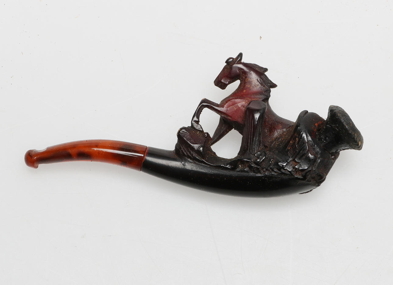 RÖKPIPA/CIGARETTMUNSTYCKE, hästmotiv, 18/1900-tal.