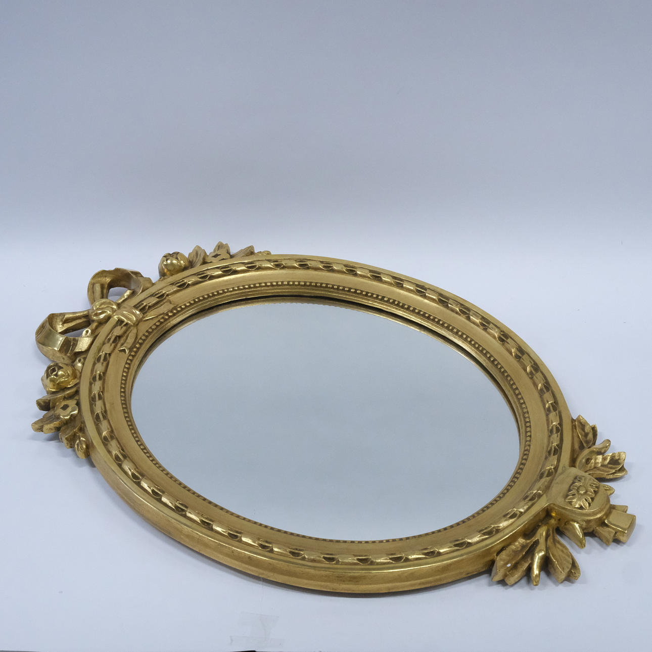 ESPEJO, ESTILO ROCOCÓ, MARCO DORADO.