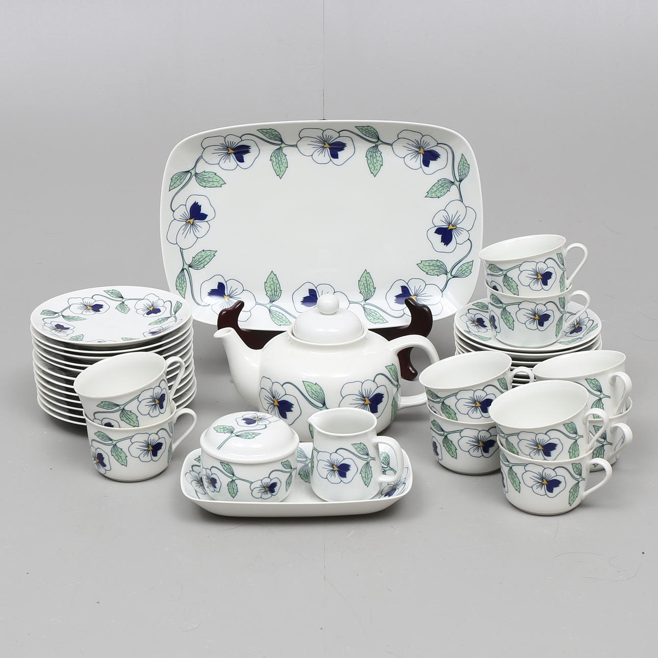 TESERVIS, 39 delar, porslin, "Sylvia", Sylvia Lechovius, Rörstrand.