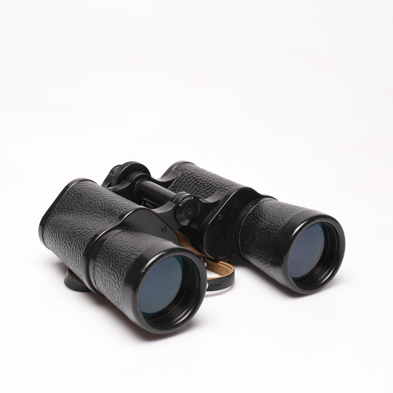 Un par de prismáticos soviéticos, 7x50.