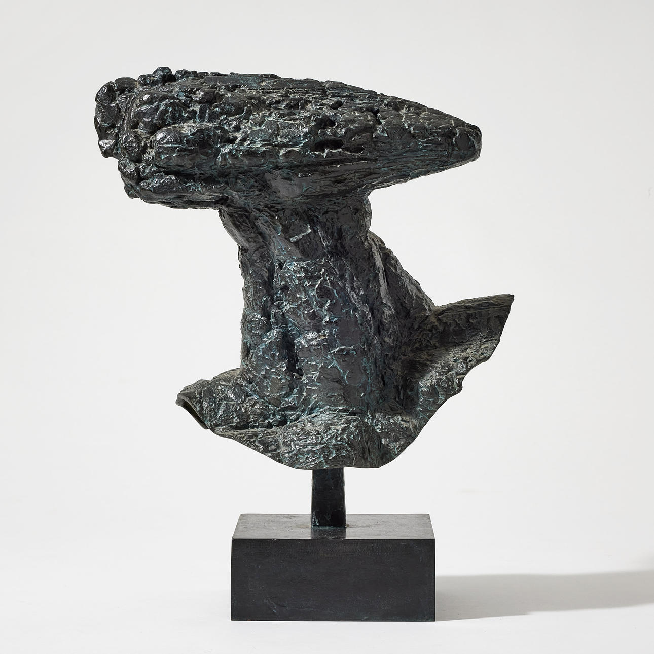 LISS ERIKSSON. ”Linnumiehen pää”.