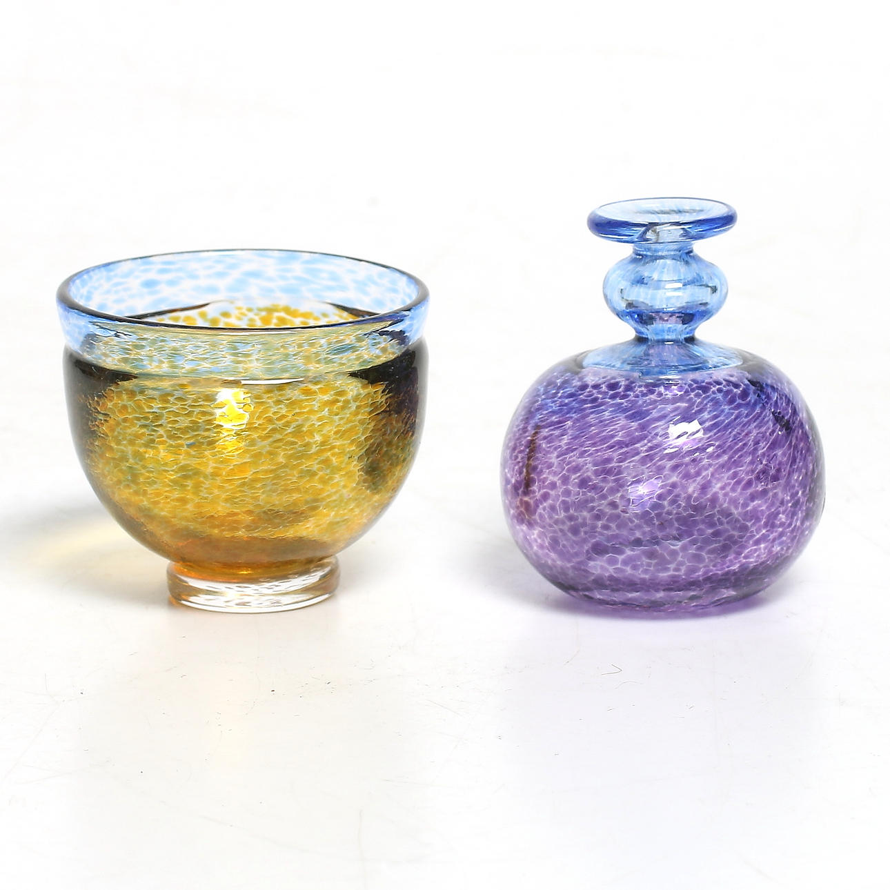 MINIATYRER, 2 st, glas, "Antikva", Bertil Vallien, signerade, Kosta Boda, 1900-talets andra hälft.