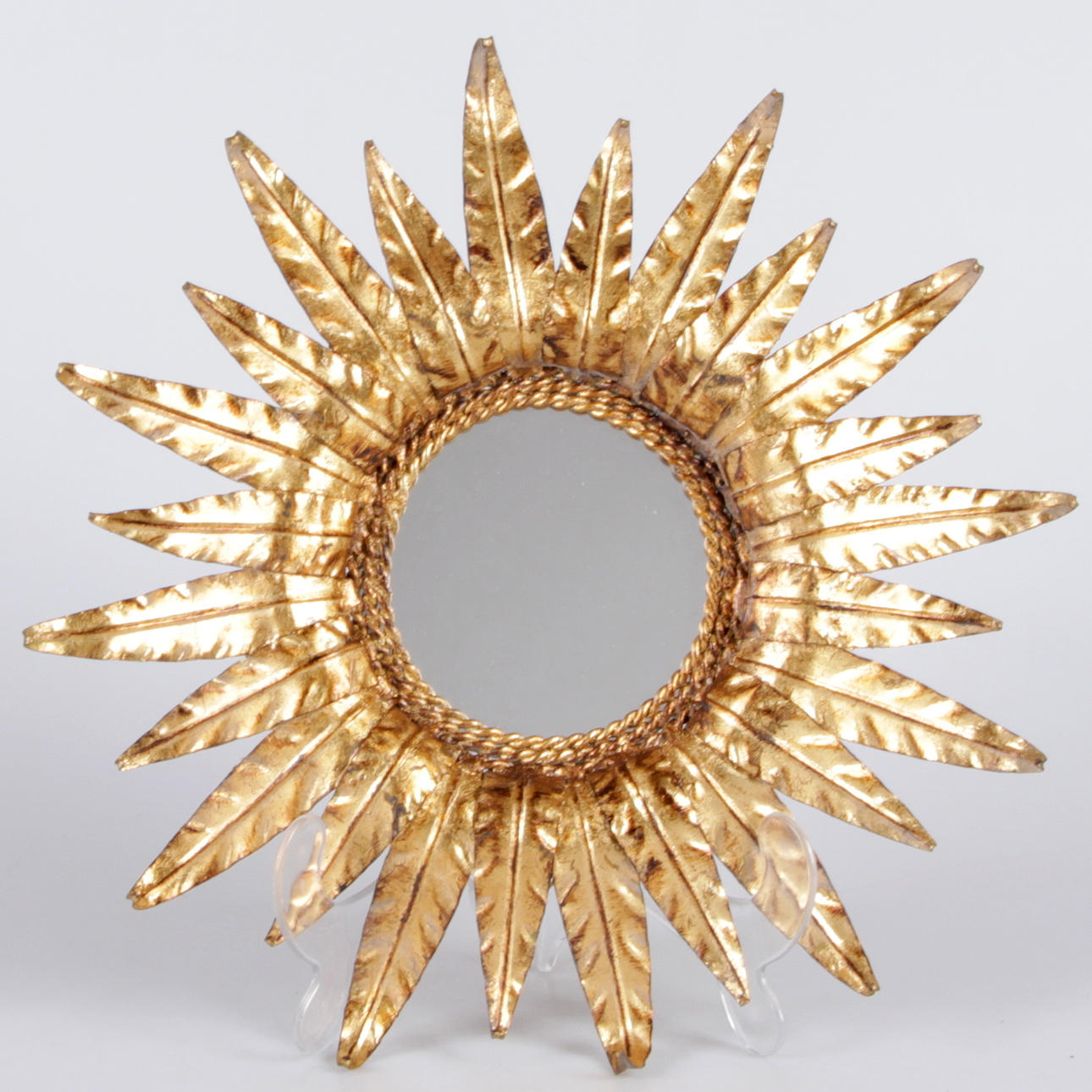 SOLSPEJL, bronzeret metal, 20. århundrede.