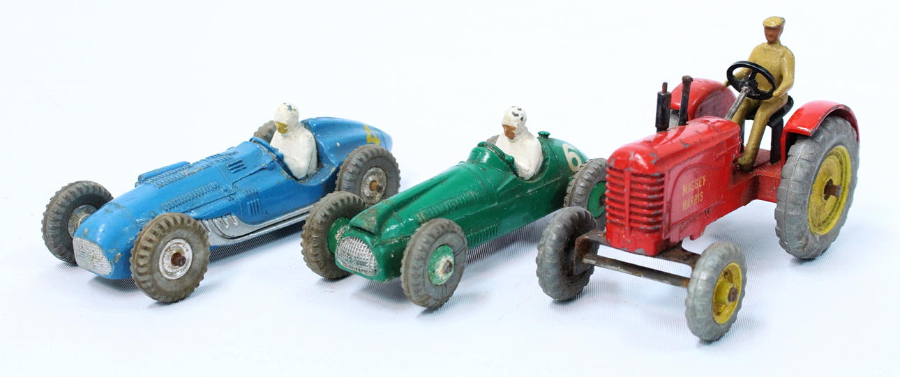 METALLBILAR, 3 st. Dinky Toys, Meccano.